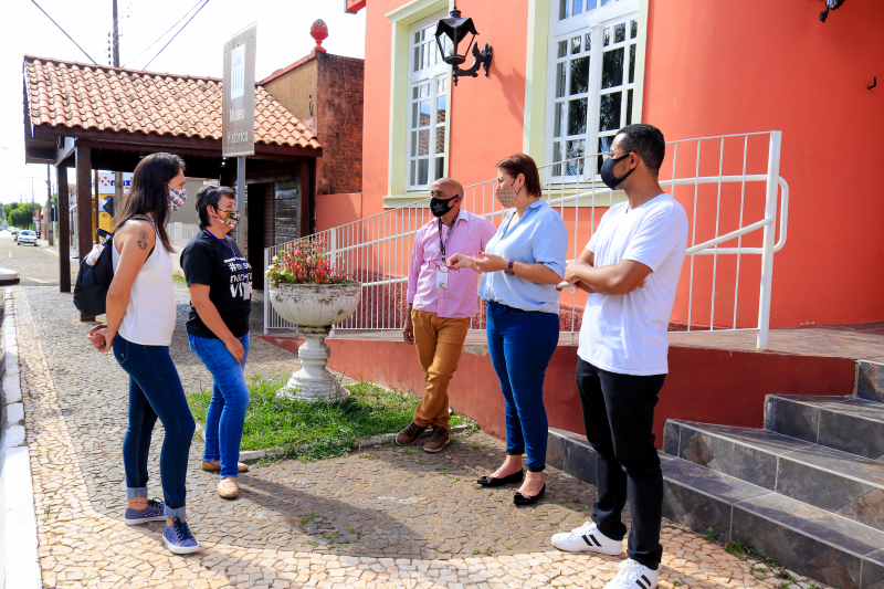 Museu de Tibagi recebe visita de equipe cultural de Telêmaco Borba