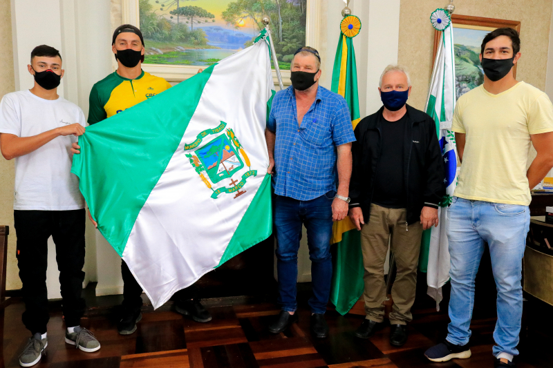 Atletas tibagianos já estão na Eslováquia para disputa do Mundial de Canoagem