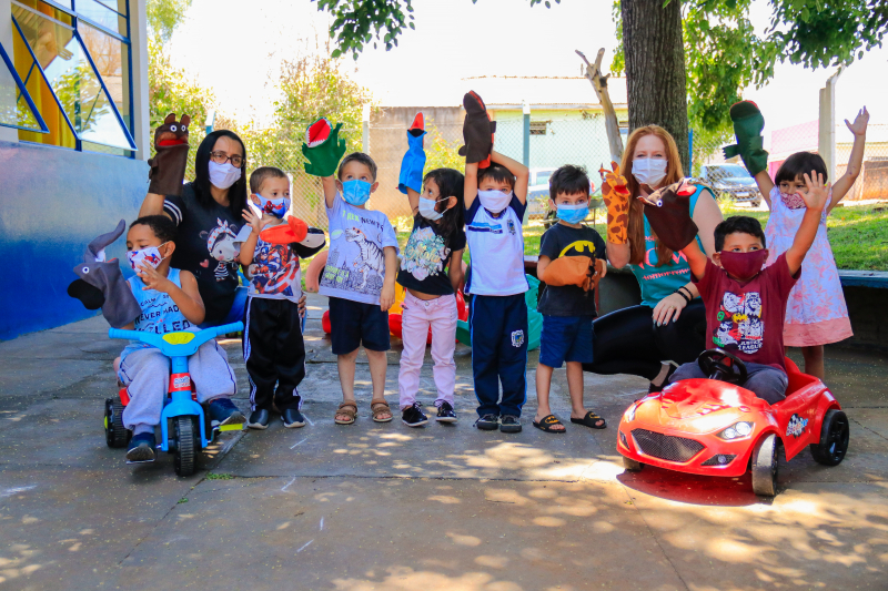 Alunos de Tibagi recebem brinquedos pedagógicos