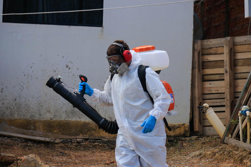 Saúde de Tibagi realiza ação de combate à dengue na vila São José