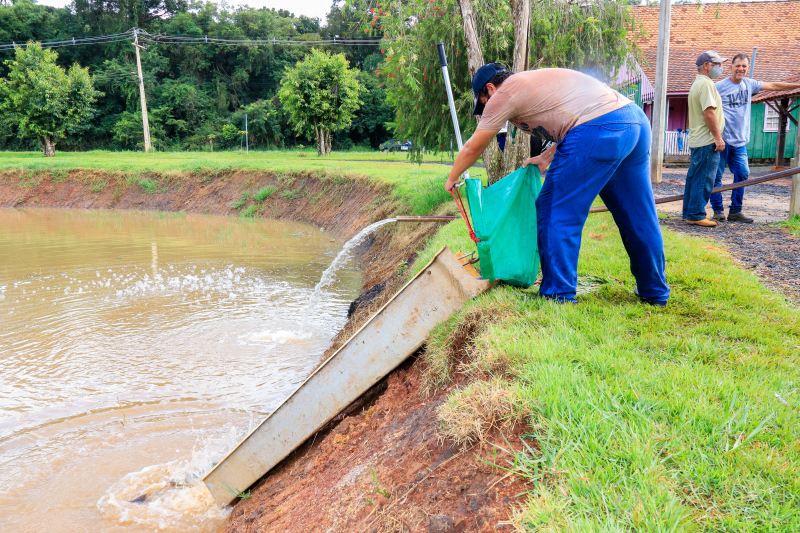 Tradicional pesca no Rissetti marca a comemoração dos 150 anos de Tibagi