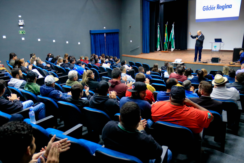 Administração de Tibagi promove palestra motivacional para os funcionários públicos