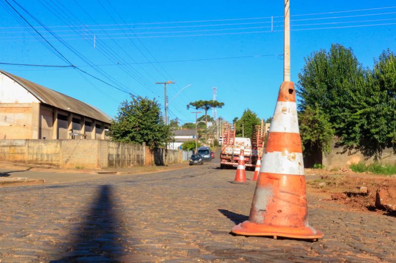 Tibagi inicia obras de pavimentação na rua Des. Mercer Júnior