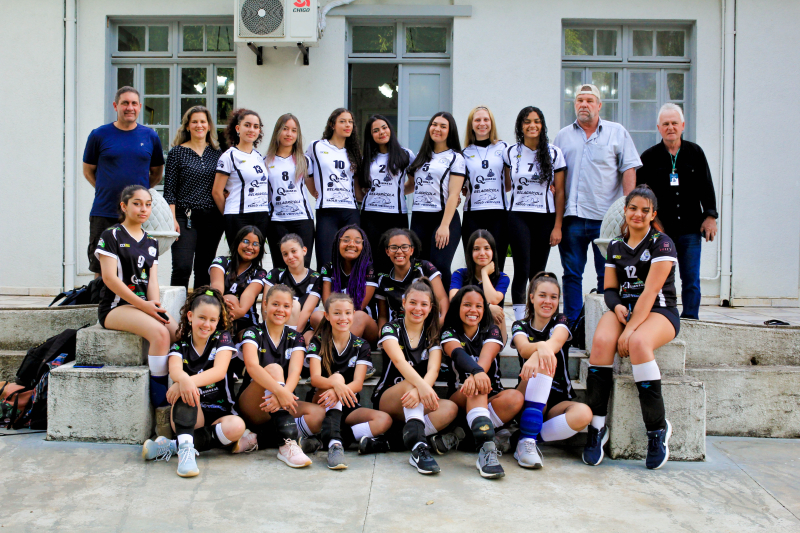 Voleibol feminino de Tibagi é destaque estadual