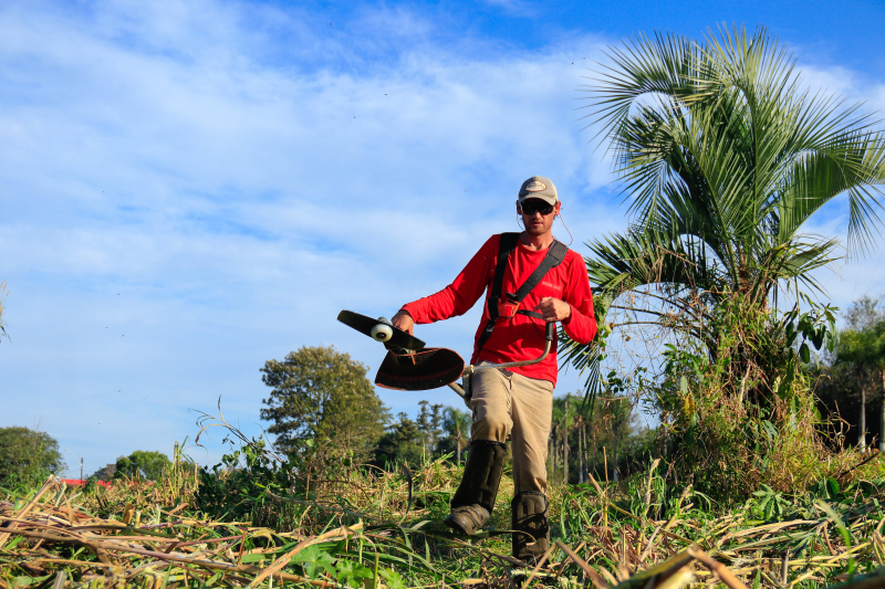 Meio Ambiente de Tibagi realiza limpeza em área crítica da cidade