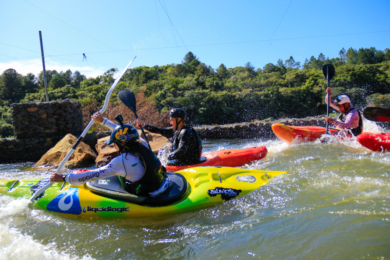 Atletas de Tibagi participam da Copa Brasil de canoagem slalom e caiaque extremo