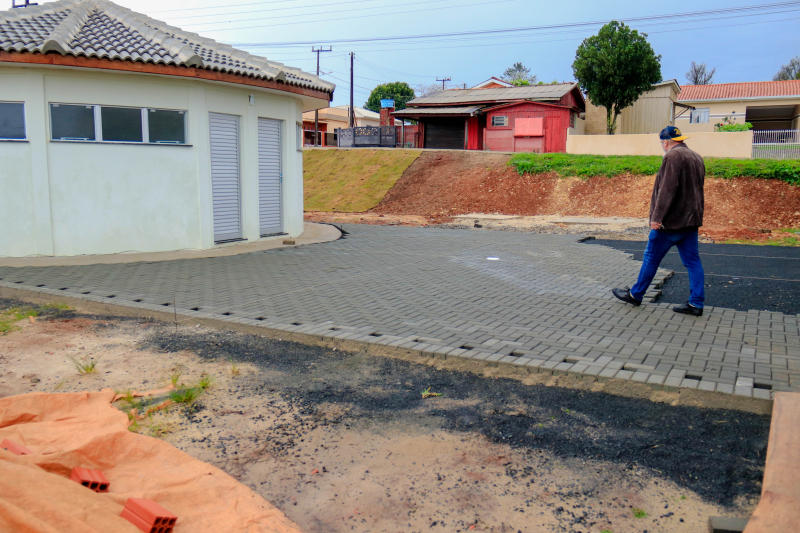 Prefeito de Tibagi vistoria obras nos distritos