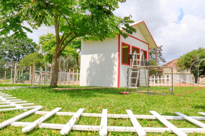 Decoração de natal em Tibagi começa a ser montada