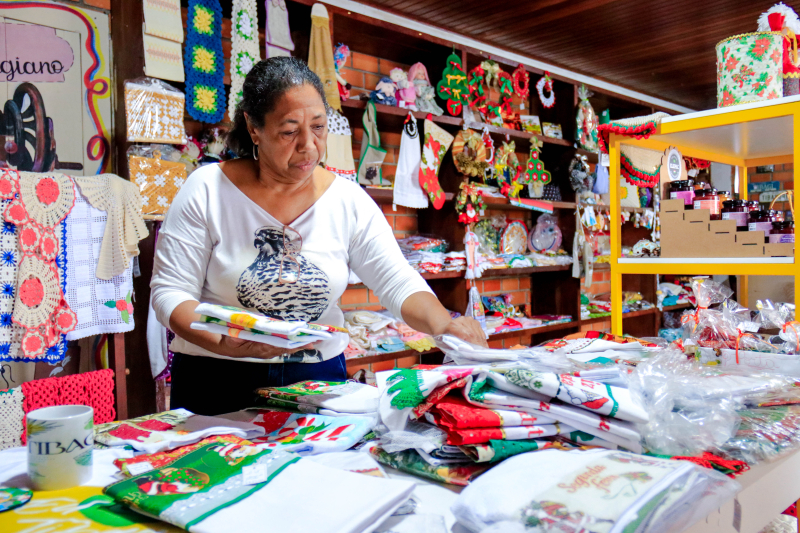 Loja do artesanato de Tibagi conta com diversas novidades para este final de ano