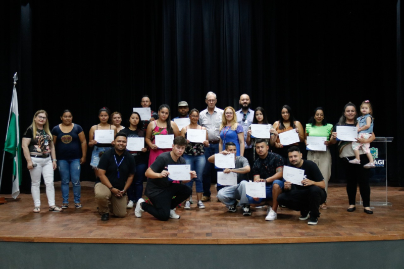 Prefeitura de Tibagi realiza formatura de alunos de cursos técnicos 