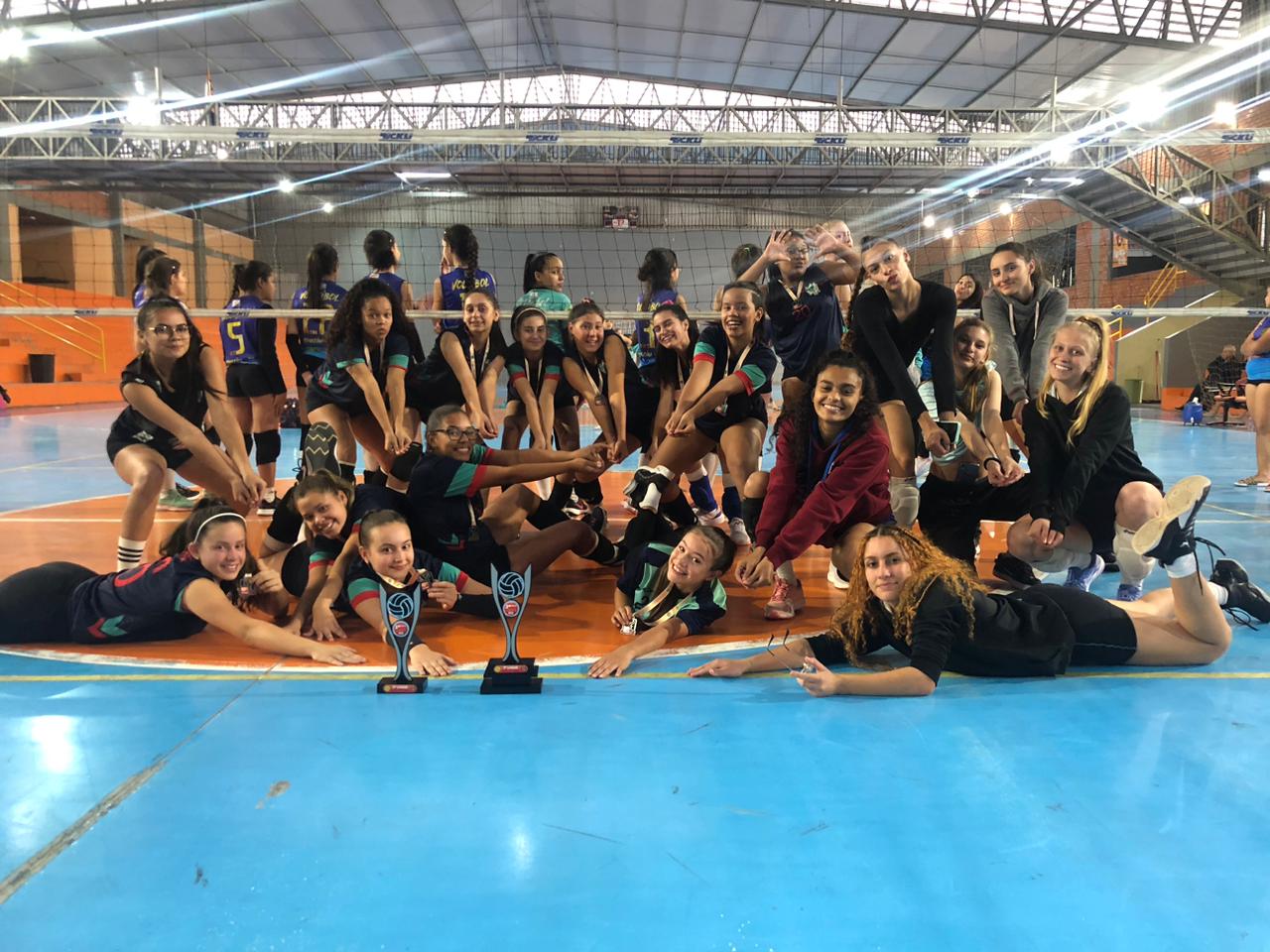 Voleibol feminino de Tibagi conquista duas medalhas em competição regional