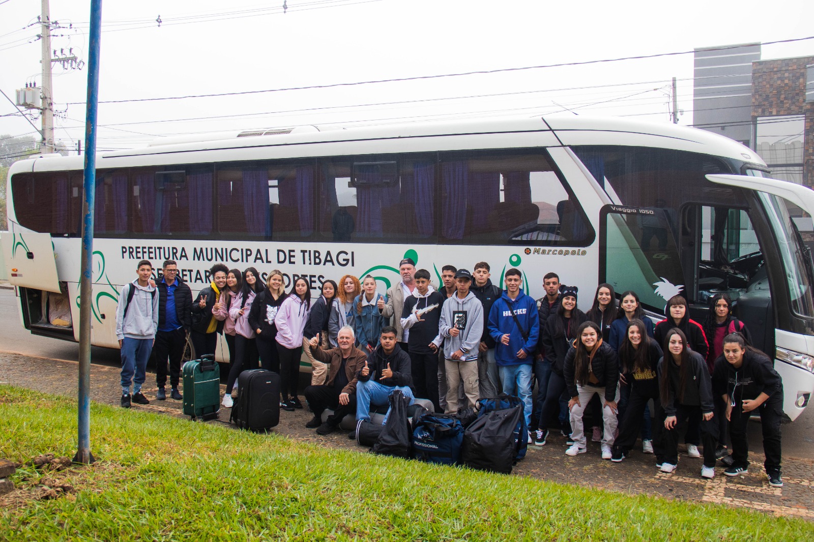 Atletas de Tibagi embarcam para a disputa dos Jogos da Juventude do Paraná 2023