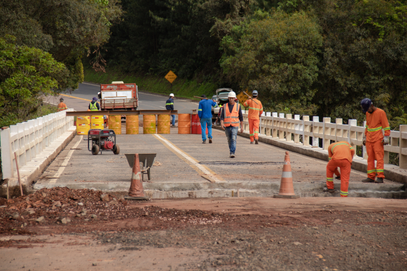 Prefeito de Tibagi solicita e obras na ponte da PR-340 retornam a todo vapor