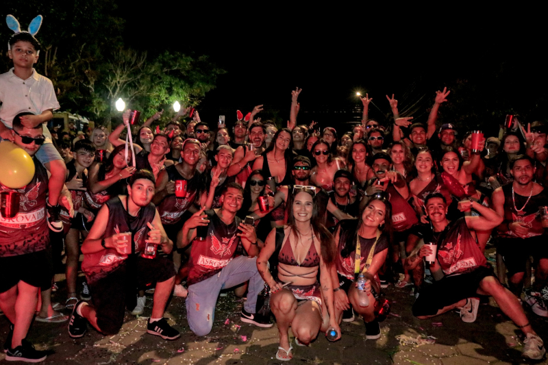 Tradição em Tibagi, Desfile do Corso reúne multidão na Rua Herbert Mercer