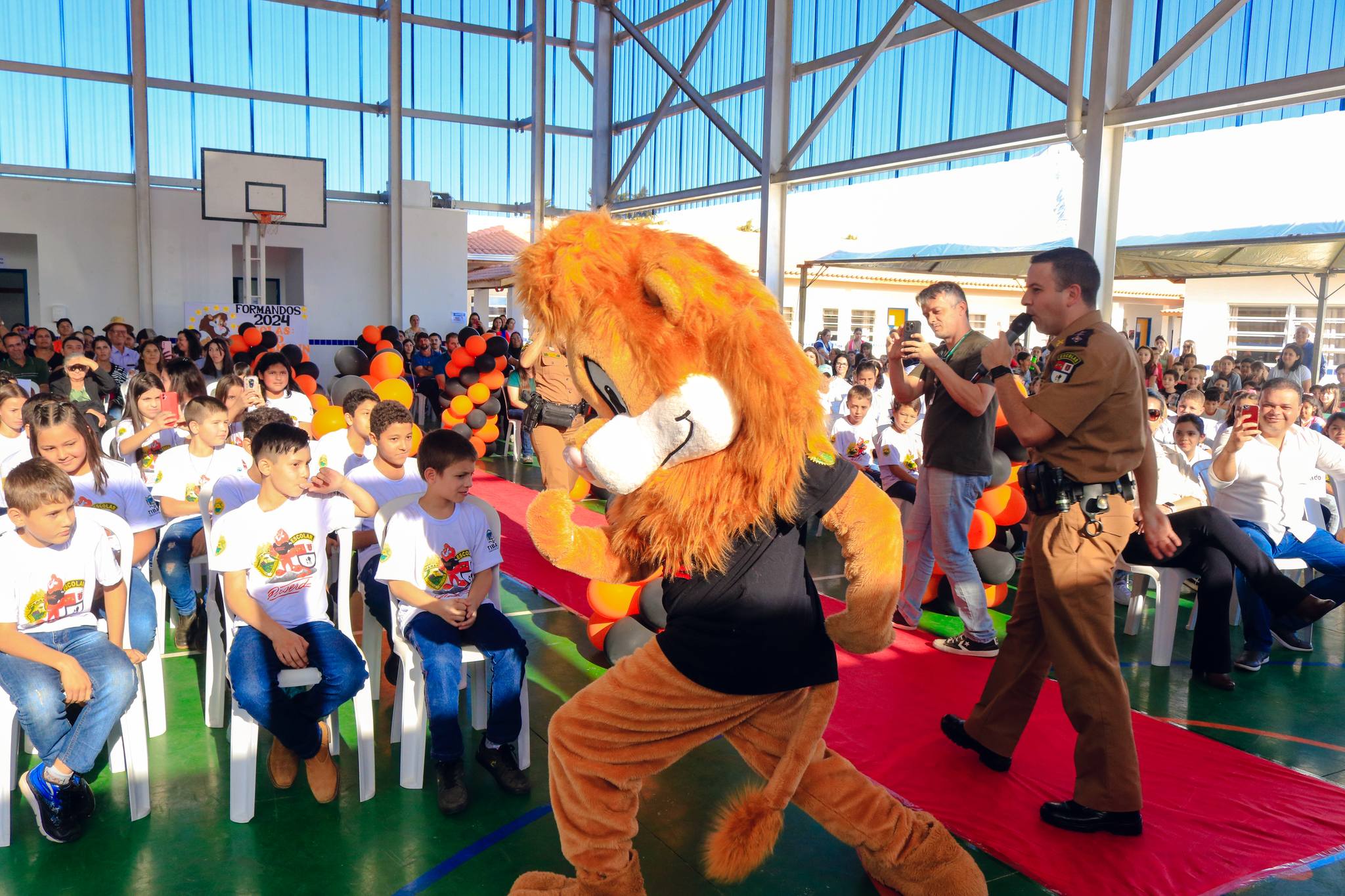 Tibagi celebra formatura de quase 300 alunos no PROERD, reforçando compromisso com a prevenção às drogas e à violência