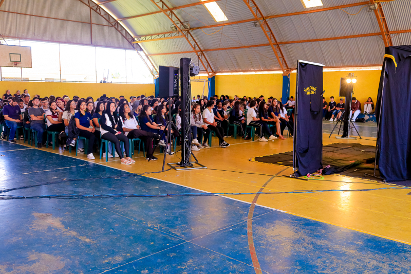 Colégios Estaduais de Tibagi recebem espetáculo ‘Cyberbullying’ para conscientização de jovens